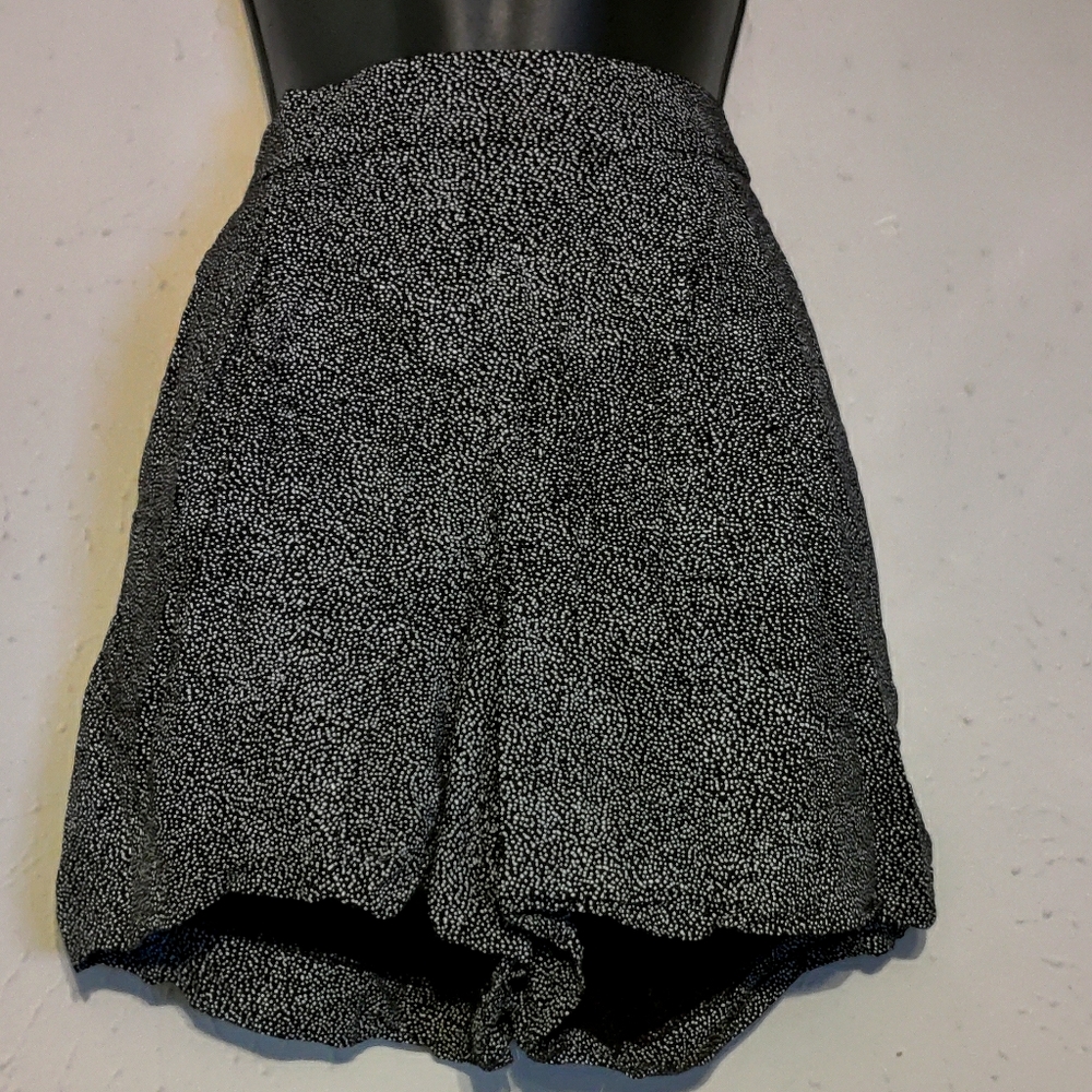 H&M Polka Dot Shorts with pockets size 10